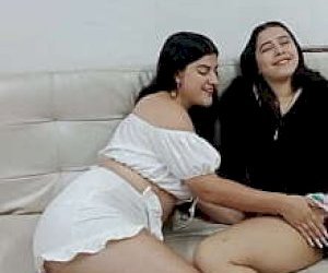 волосатая похотливая   дома