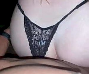 девица  крупным планом