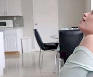 мужик  занимаются острым сексом