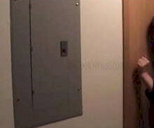 мужик  делает минет