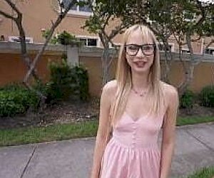 bitch with blond hair sucks dick