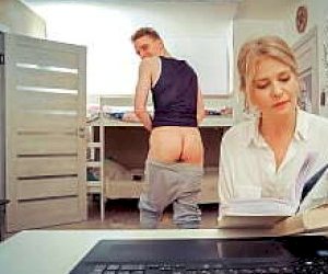 mężczyzna  odbywa lekcje