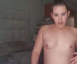 жирная кошечка с аппетитный телом фаллоимитатор дома