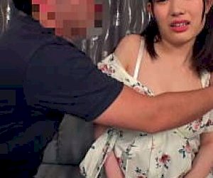 piękna dziewuszka z dużymi melonami