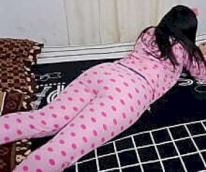 petite babe with nice ass takes a visitor like an amazon