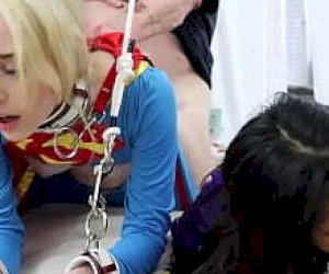 маленького телосложения девочка одиночка не по собственной воли амазонка