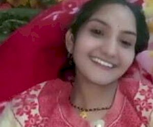 Asian Indian girl with nice pussy does anal sex