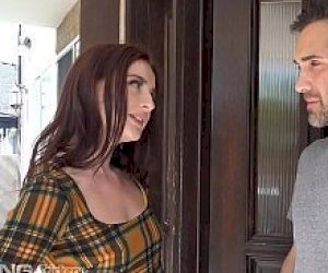 redheaded bitch with nice ass is having sex like an amazon