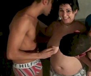 малолетка она неопытная анальный секс