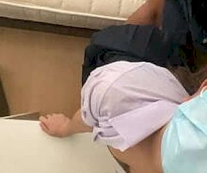 puszysta azjatka  cieszy się ze spermy