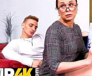 koleś  odbywa lekcje