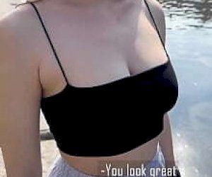 маленького телосложения детка с хорошей попкой по-собачьи