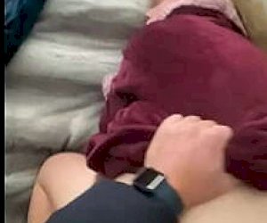 klient z wielgachnym zaganiaczem bzyka panienkę w inną dziurkę