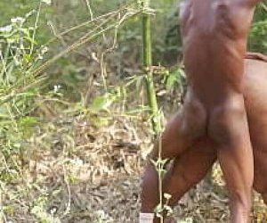 guy  fucks lady in public