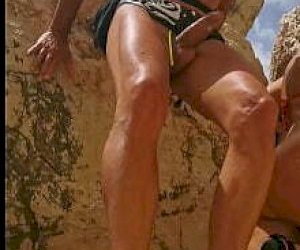 похотливая богатая дама неопытная  на открытом воздухе