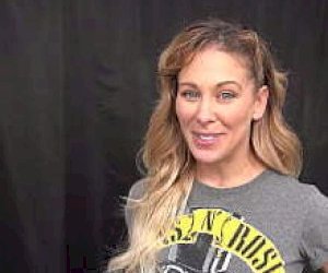 gorąca mamuśka z dużymi cyckami jest brana