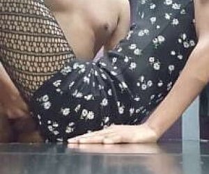 young slut about a sexy body is fucking