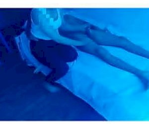 pan  zabawia się w ukryciu