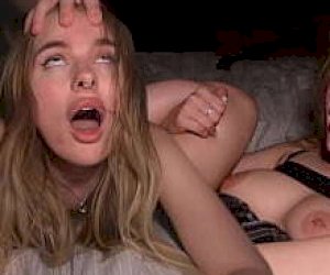 красотка мадемуазель блондинка секс в миссионерской позе дома