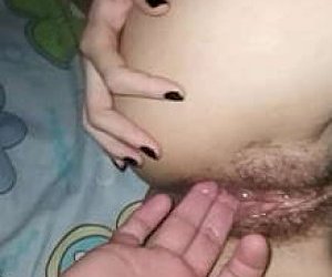 chudziutka pinda bez doświadczenia wkłada kutasa głęboko do gardła w ukryciu