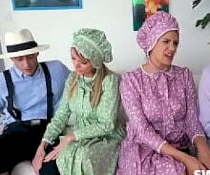 толстая слишком старая для твоей девушки, слишком молодая для твоей мамы похотливая игра между двумя парами