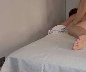 рыжая красивая с бритой киской оргазм спрятались