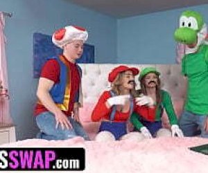 fat doll  is playing with her pussy