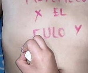 dziewczę  uprawia seks analny