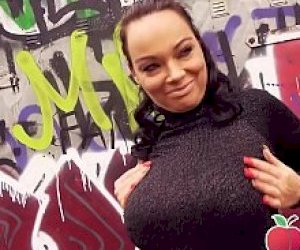 mom with dark hair is fucking outdoor