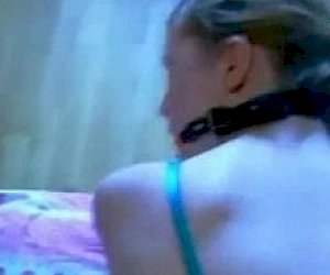 laleczka z dużymi cyckami zostaje pokryta spermą